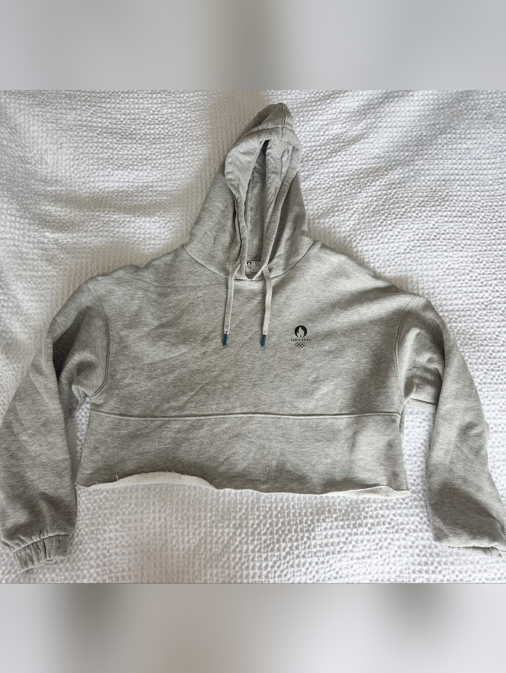 Gray Cropped Hoodie Sweatshirt - Women's Casual Pullover